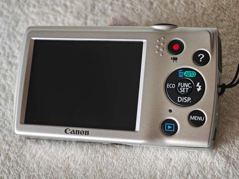 Canon PowerShot A2500 16MP / 5x Optical Zoom - Compact Digital Camera