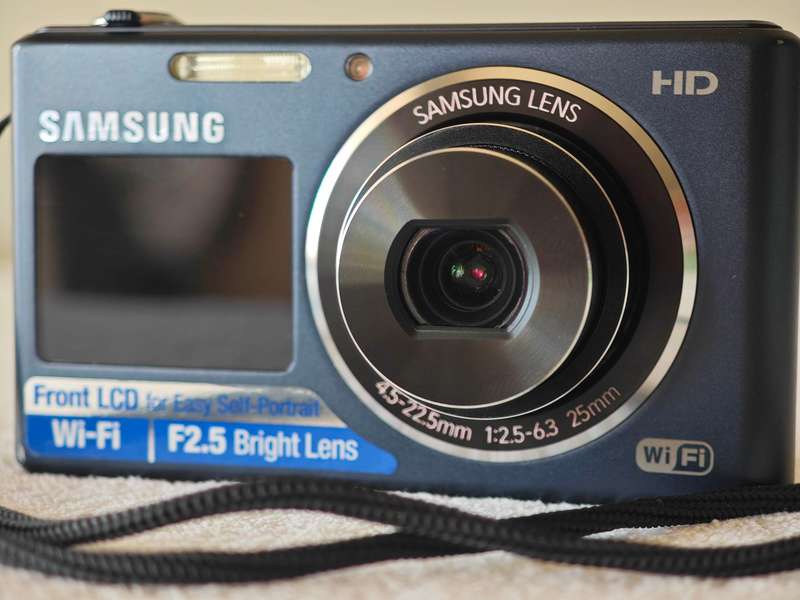 Samsung DV150F / Front LCD / 16.2MP / 5x Zoom - WiFi Compact Digital Camera