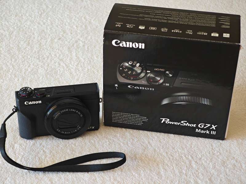 Canon PowerShot G7X Mark III 20.1MP / 24-100mm / f1.8-f2.8 - Digital Camera