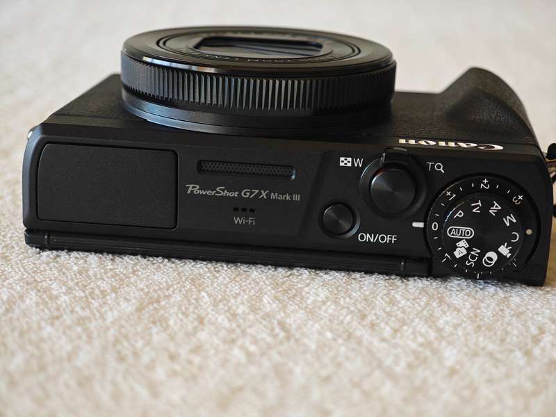 Canon PowerShot G7X Mark III 20.1MP / 24-100mm / f1.8-f2.8 - Digital Camera