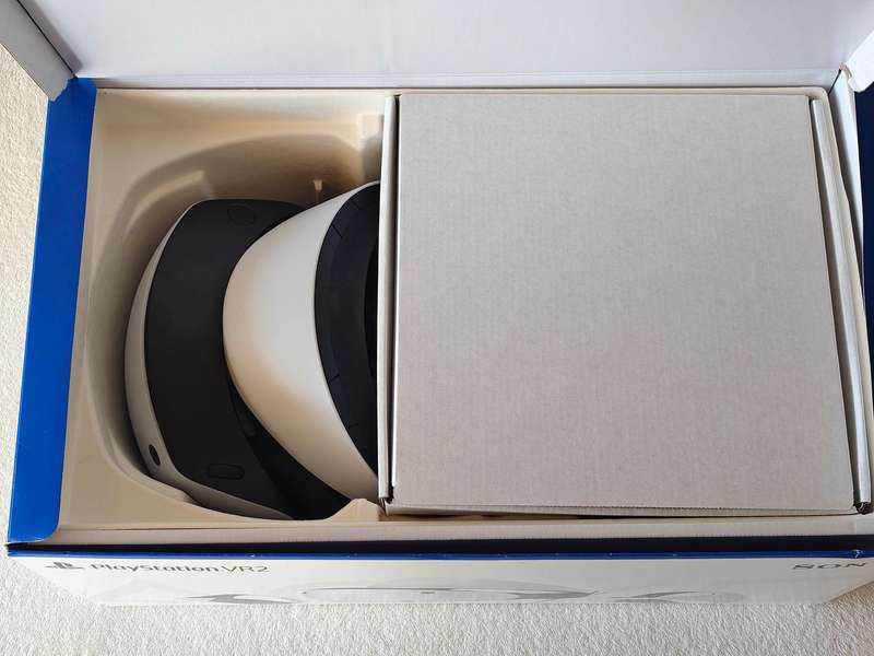 PSVR2 Headset + Controllers - PlayStation 5