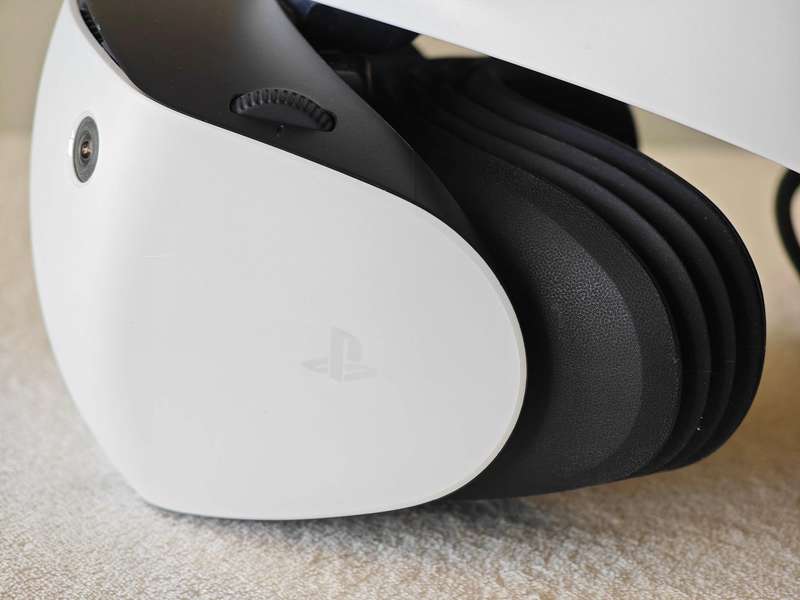 PSVR2 Headset + Controllers - PlayStation 5