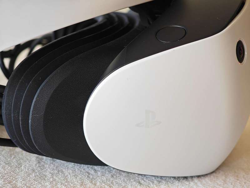 PSVR2 Headset + Controllers - PlayStation 5