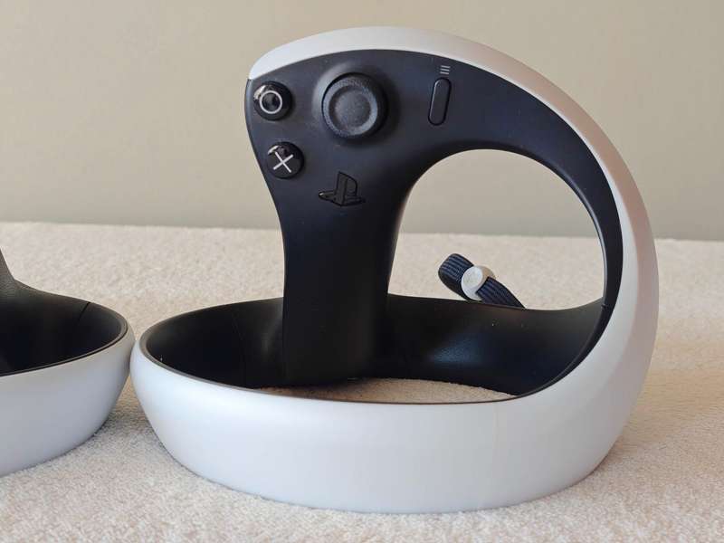 PSVR2 Headset + Controllers - PlayStation 5