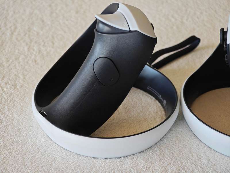 PSVR2 Headset + Controllers - PlayStation 5