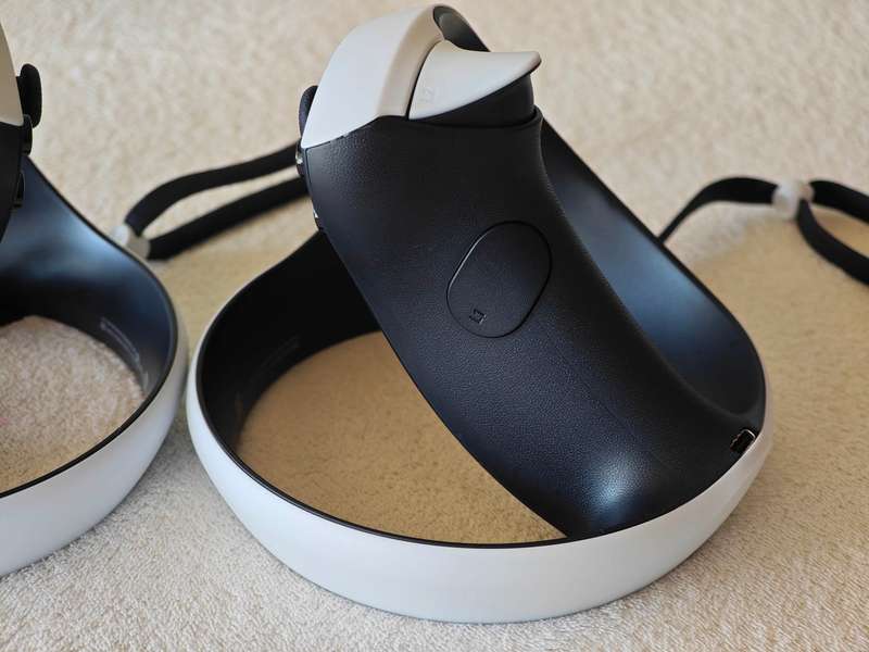 PSVR2 Headset + Controllers - PlayStation 5
