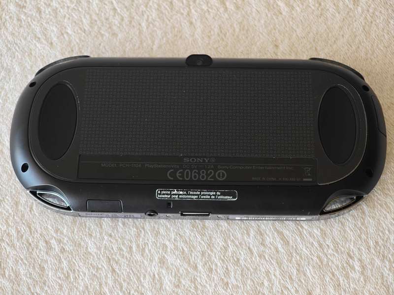 Playstation Vita Console + SD2Vita + 8GB Memory Card (Model 1104 - WiFi/3G)