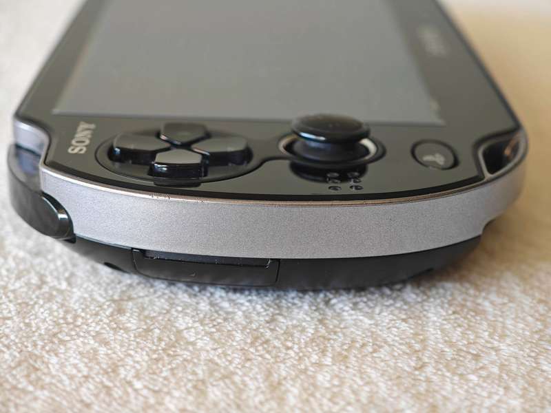 Playstation Vita Console + SD2Vita + 8GB Memory Card (Model 1104 - WiFi/3G)