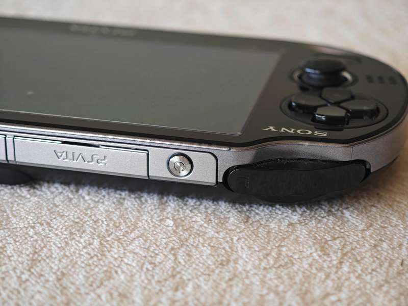 Playstation Vita Console + SD2Vita + 8GB Memory Card (Model 1104 - WiFi/3G)
