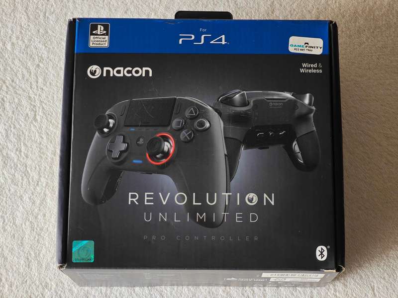 Nacon Revolution Unlimited - Wireless Pro Controller PC & PS4