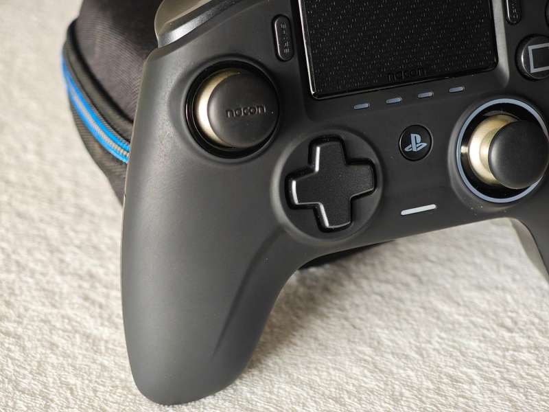 Nacon Revolution Unlimited - Wireless Pro Controller PC & PS4