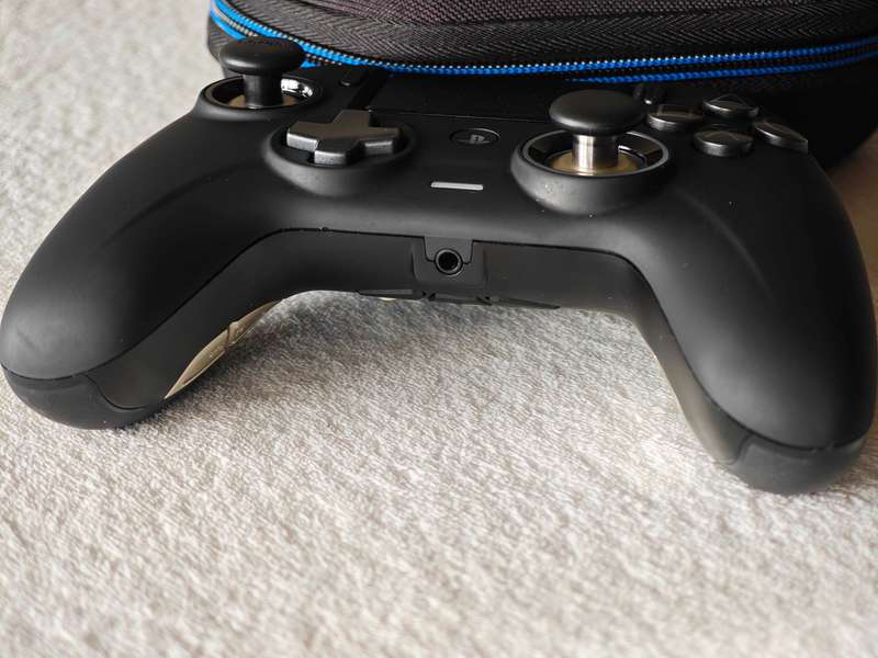 Nacon Revolution Unlimited - Wireless Pro Controller PC & PS4