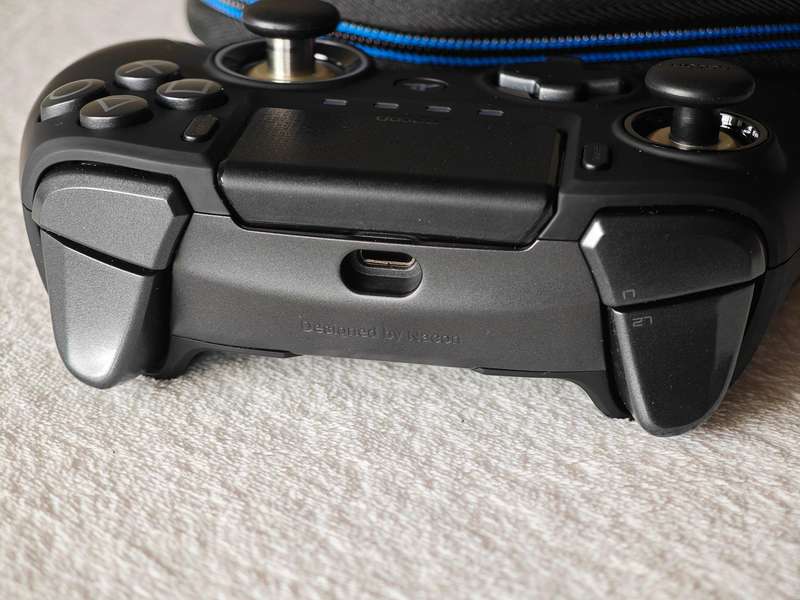 Nacon Revolution Unlimited - Wireless Pro Controller PC & PS4