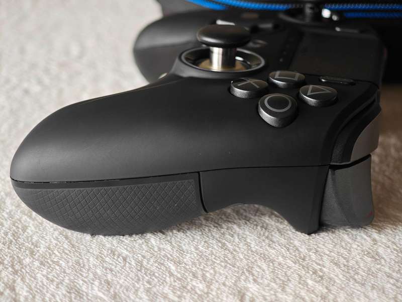 Nacon Revolution Unlimited - Wireless Pro Controller PC & PS4