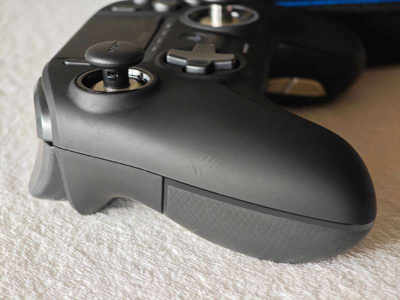 Nacon Revolution Unlimited - Wireless Pro Controller PC & PS4