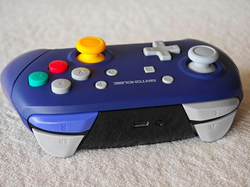 Nintendo Switch Pro Controller - Gamecube Themed
