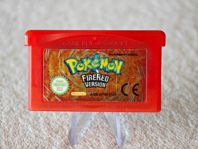 Pokemon Fire Red Version - Nintendo Game Boy Advance