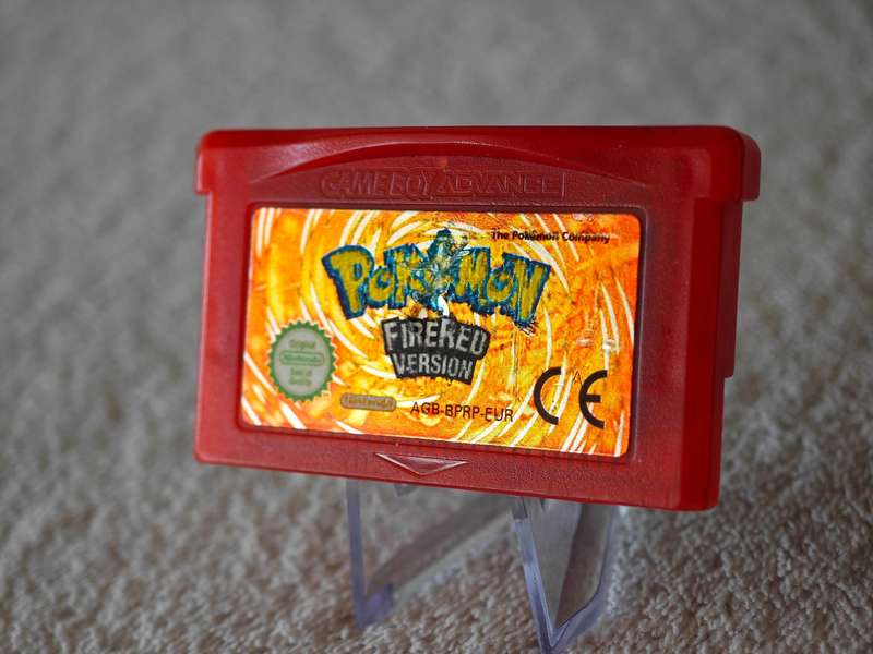 Pokemon Fire Red Version - Nintendo Game Boy Advance