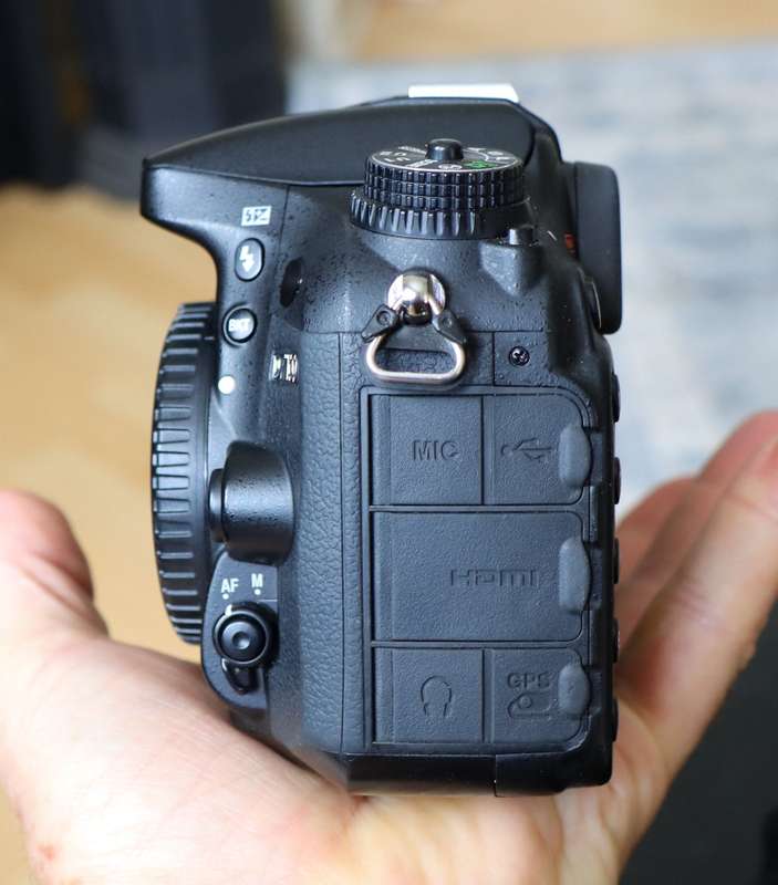 Nikon D7100 Body only in top condition, photos show exact item on sale.