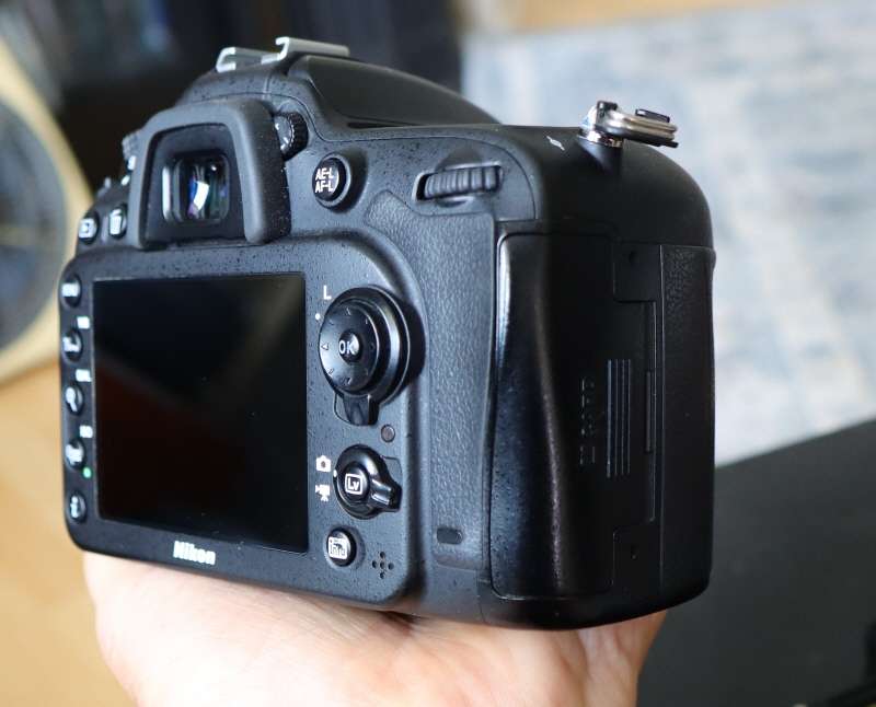 Nikon D7100 Body only in top condition, photos show exact item on sale.