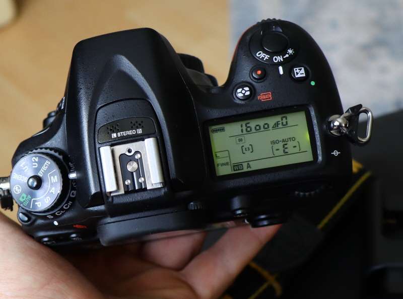 Nikon D7100 Body only in top condition, photos show exact item on sale.