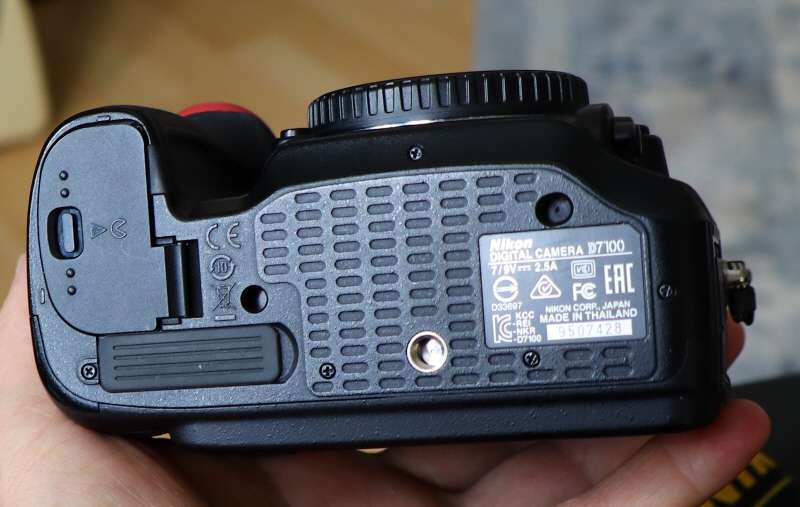 Nikon D7100 Body only in top condition, photos show exact item on sale.