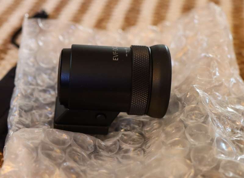 Canon M6 etc Mirrorless Electronic view finder