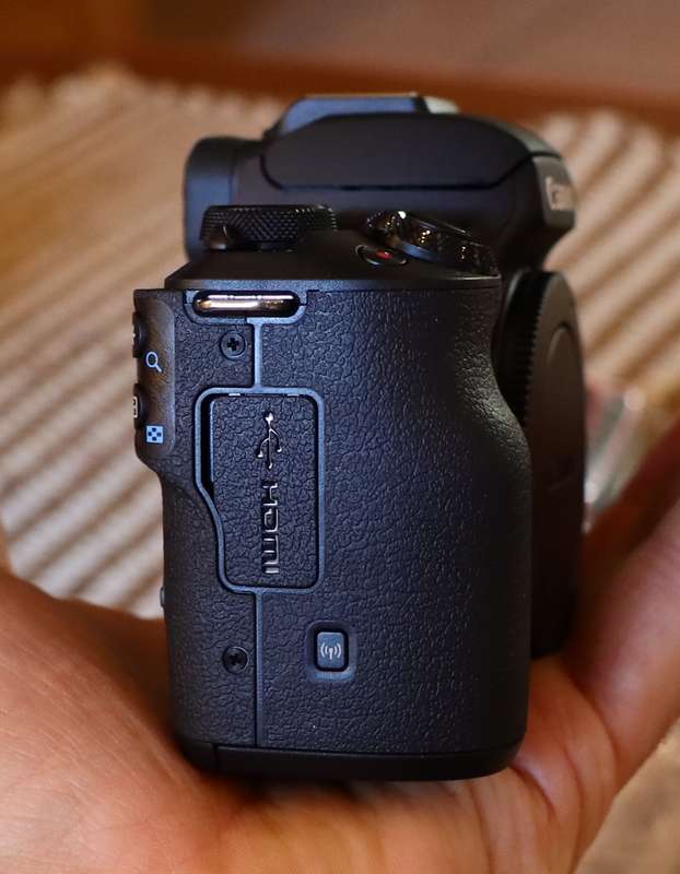 Canon M50 Mark i Body in Box, brand new never used just checked to ensure 100% functions