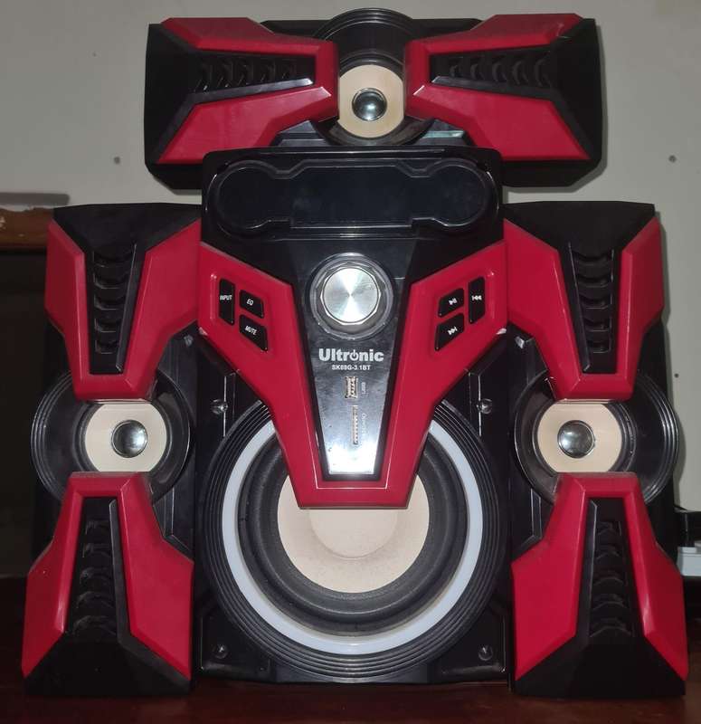 Ultronic SK69G-3.1BT Multimedia Sound System  Bluetooth, Bass & Built-In Karaoke!