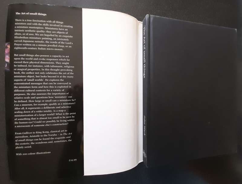 The art of small things, John Mack, Published by BRITISH MUSEUM, 2007