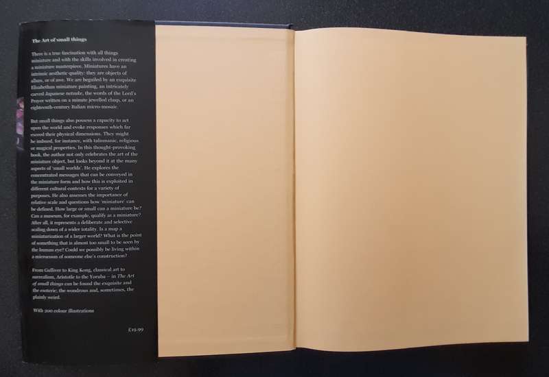 The art of small things, John Mack, Published by BRITISH MUSEUM, 2007