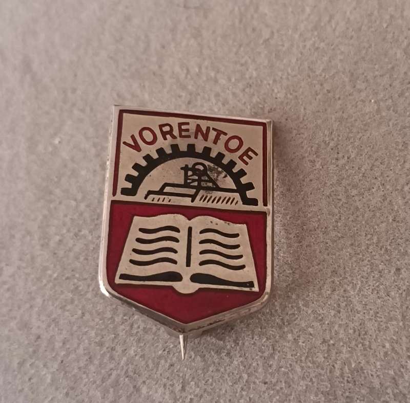 VORENTOE SCHOOL BADGE