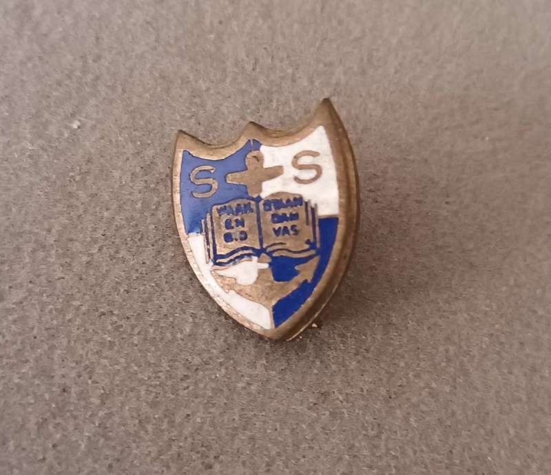 VINTAGE BADGE
