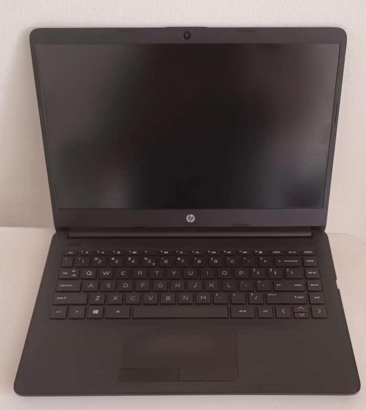 HP Laptop AMD 3020e with Radeon Graphics. Windows 11. Working 100%.