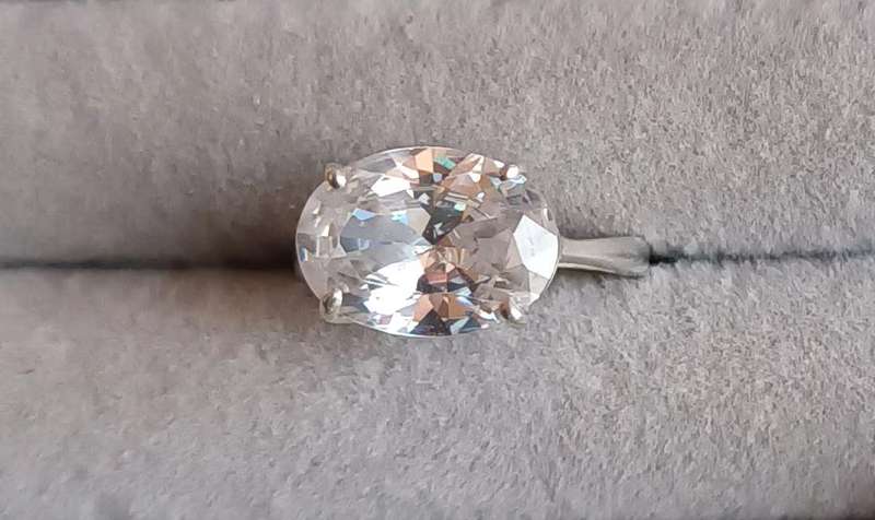 Stunning Sterling Silver Ring with Oval Cut Zirconia. Size O 1/2.