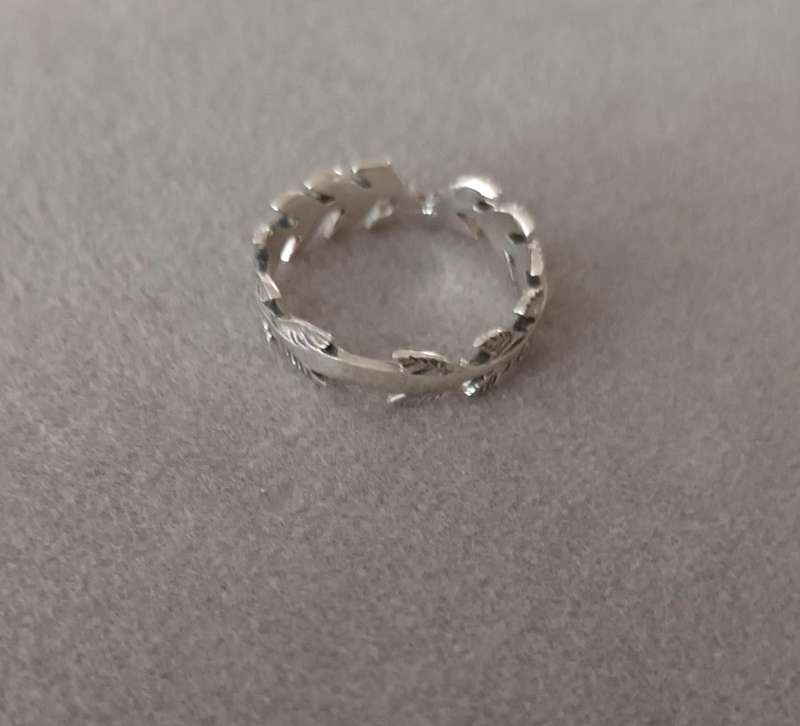 Stunning Sterling Silver Ring.