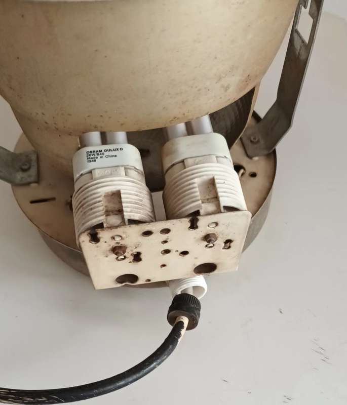 Patio/Lapa Heavy Duty Outdoor Light. Height 20cm. Diameter 22.5cm.