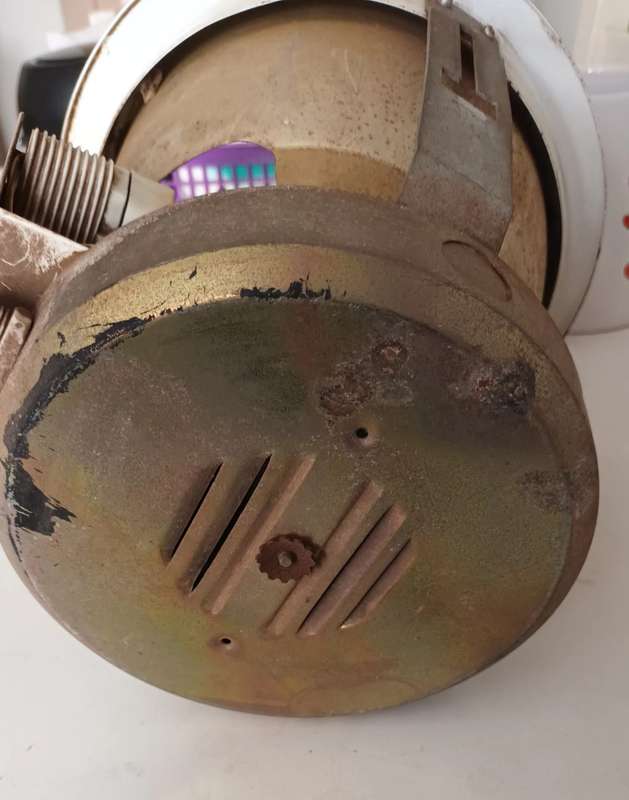 Patio/Lapa Heavy Duty Outdoor Light. Height 20cm. Diameter 22.5cm.