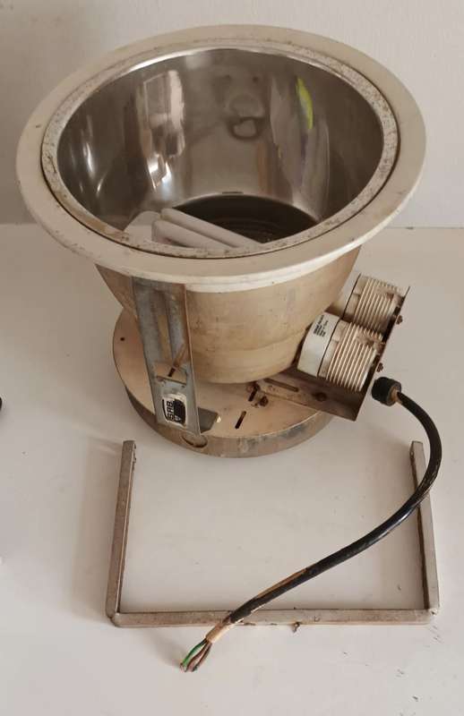 Patio/Lapa Heavy Duty Outdoor Light. Height 20cm. Diameter 22.5cm.