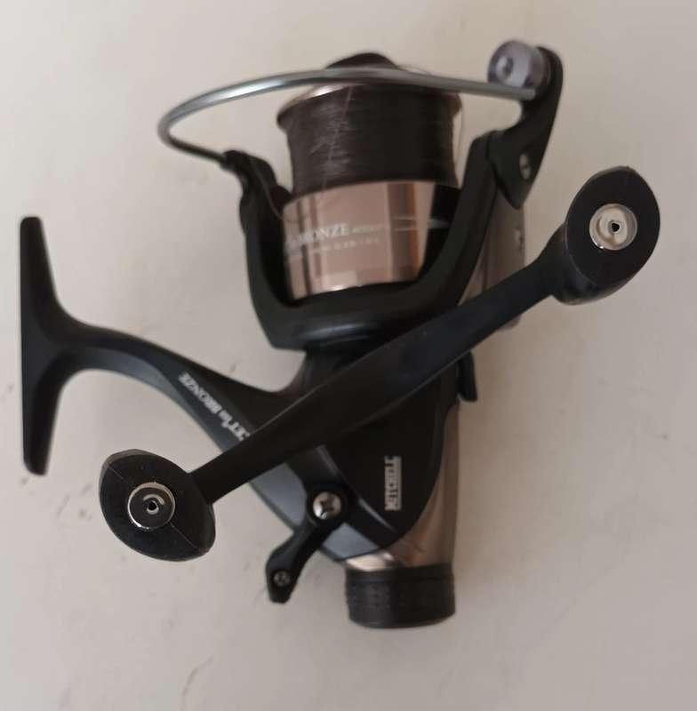 MITCHELL AVOCET III BRONZE 4000FS Bait Runner. Like New.