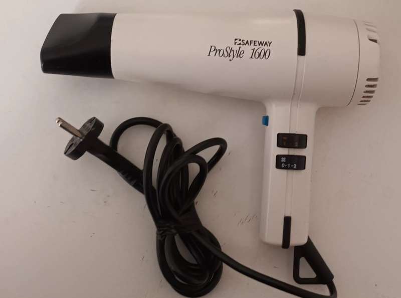 Safeway ProStyle 1600 Hair Dryer.