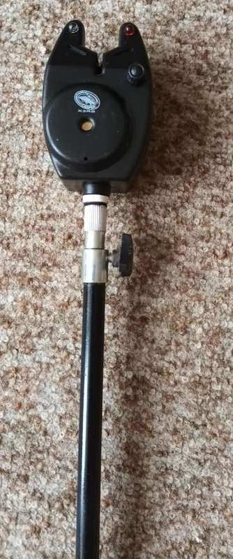 1x Casual Carper x3RB Fishing Alarm with Bank Stick.