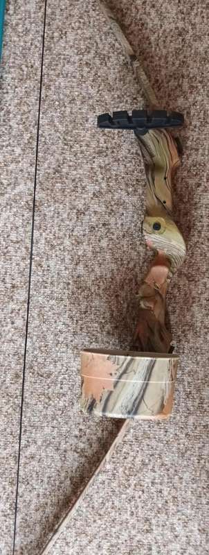 Man Kung RB007AC Recurve Camo Bow.