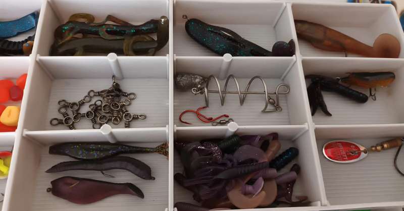 Master Box Fishing Tackle Box. Fully stocked with more than 100 items.