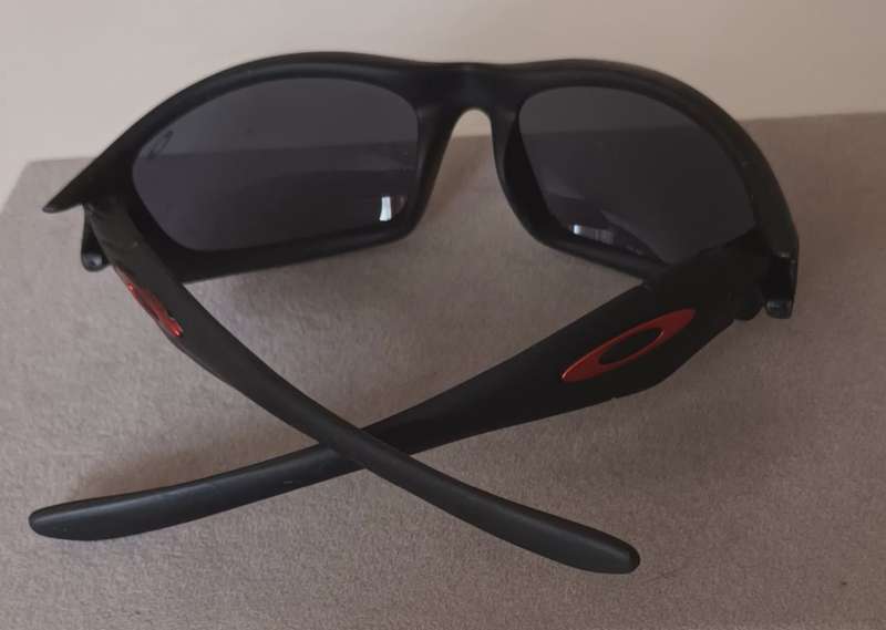 OAKLEY STRAIGHT JACKET MEN'S WRAP SUNGLASSES. MADE IN USA.