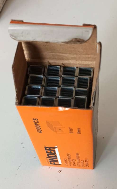 4000 Piece Staples. 8mm 5/16". New.