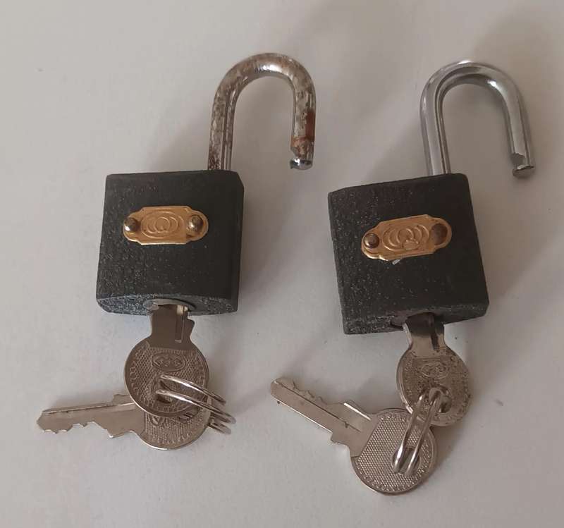 2x Locks with Keys. Working.