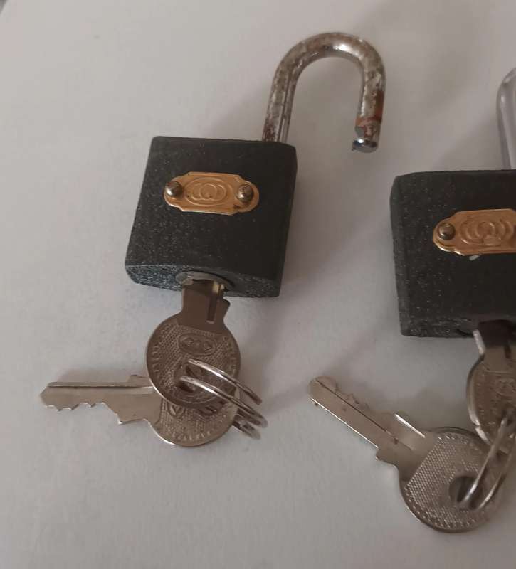 2x Locks with Keys. Working.