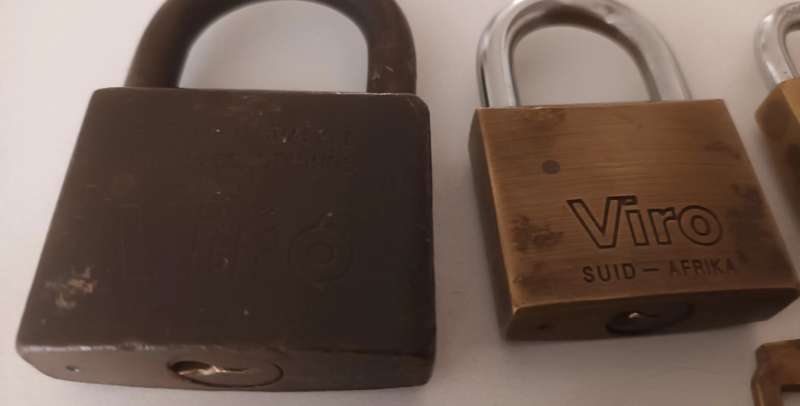Joblot scrap metal. No keys for locks.