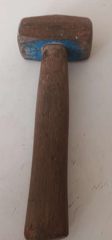 1.8kg Hammer.